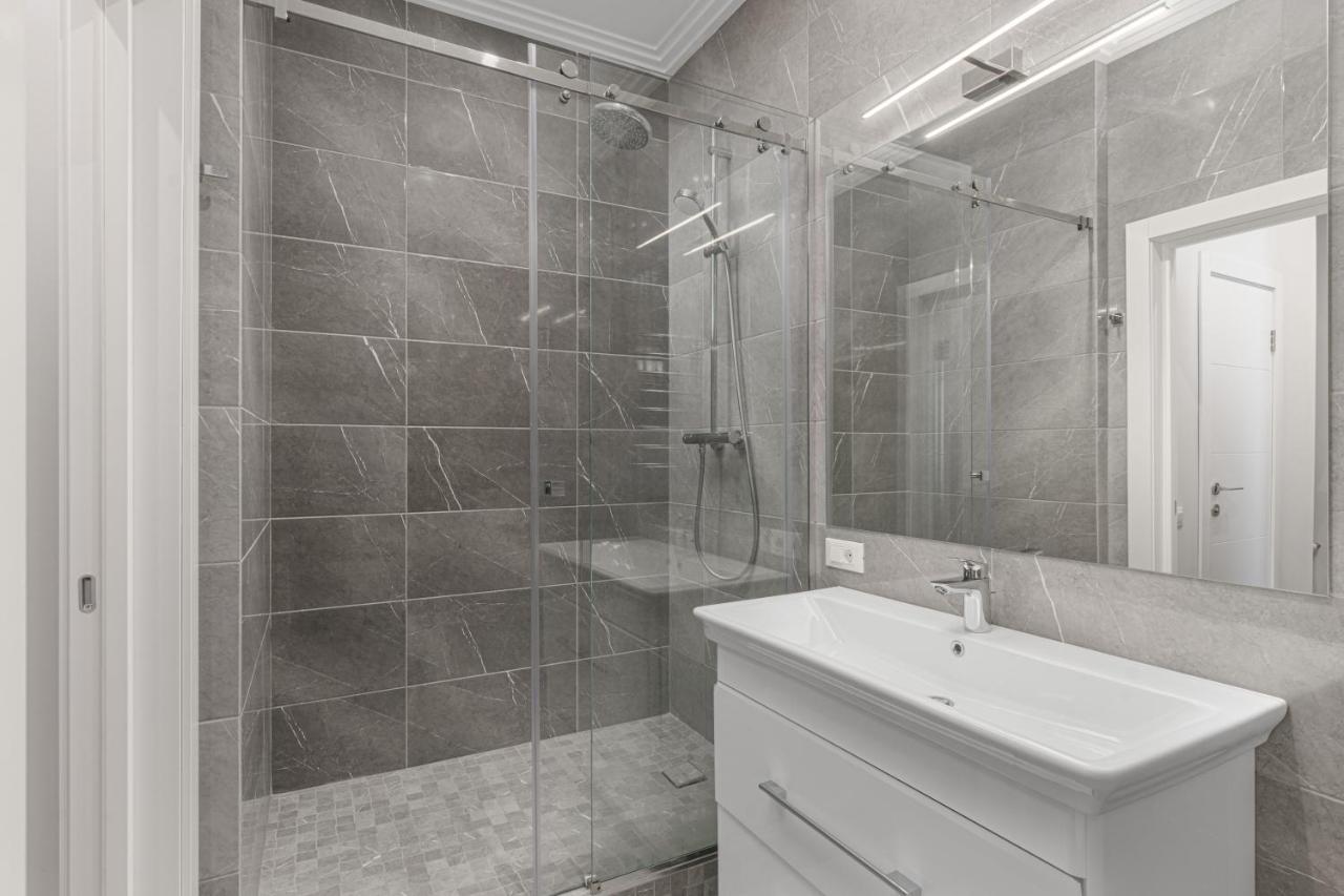 Sea Symphony 2-Bedrooms Apartment 오데사 외부 사진